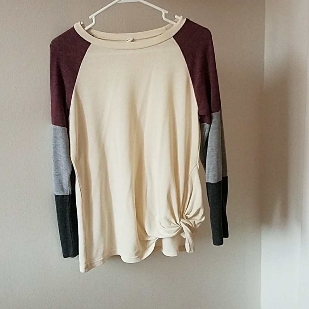 Maternity Color block sleeve light weight sweater